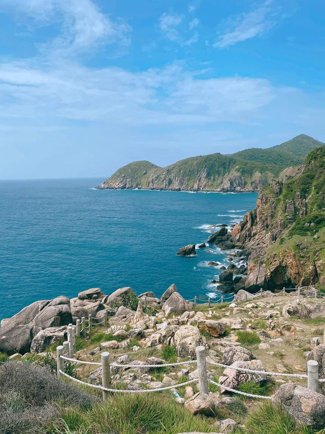 🚀 Khám Phá Thiên Đường Biển Đảo: Tour Phú Quý - Nam Du Cực HOT! 🌴